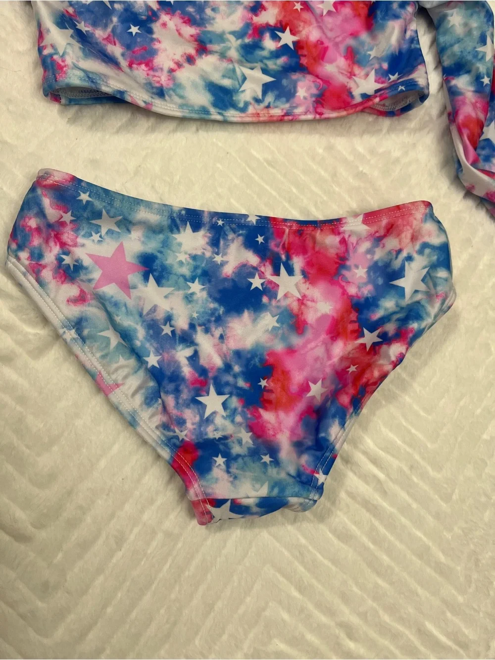 Cat & Jack Girls' Star Tie-Dye Long Sleeve Rash Guard swim suit set medium